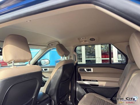 Used 2020 Ford Explorer XLT w/ Comfort Package image 14