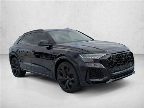 Used 2022 Audi RS Q8 w/ Black Optic Package image 3