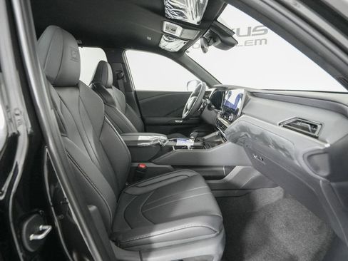 New 2026 Lexus TX 500h AWD image 17