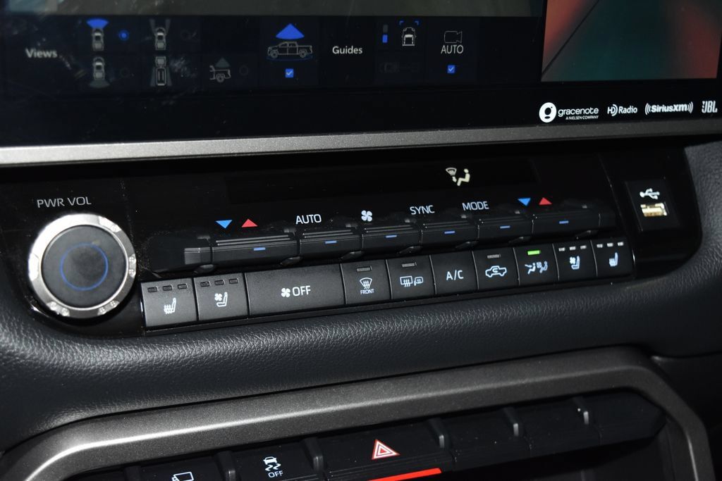 Used 2024 Toyota Tundra Limited AWD/4WD image 13