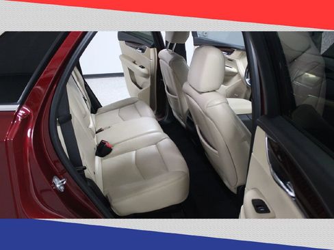 Used 2017 Cadillac XT5 Luxury w/ Driver Awareness Package image 32