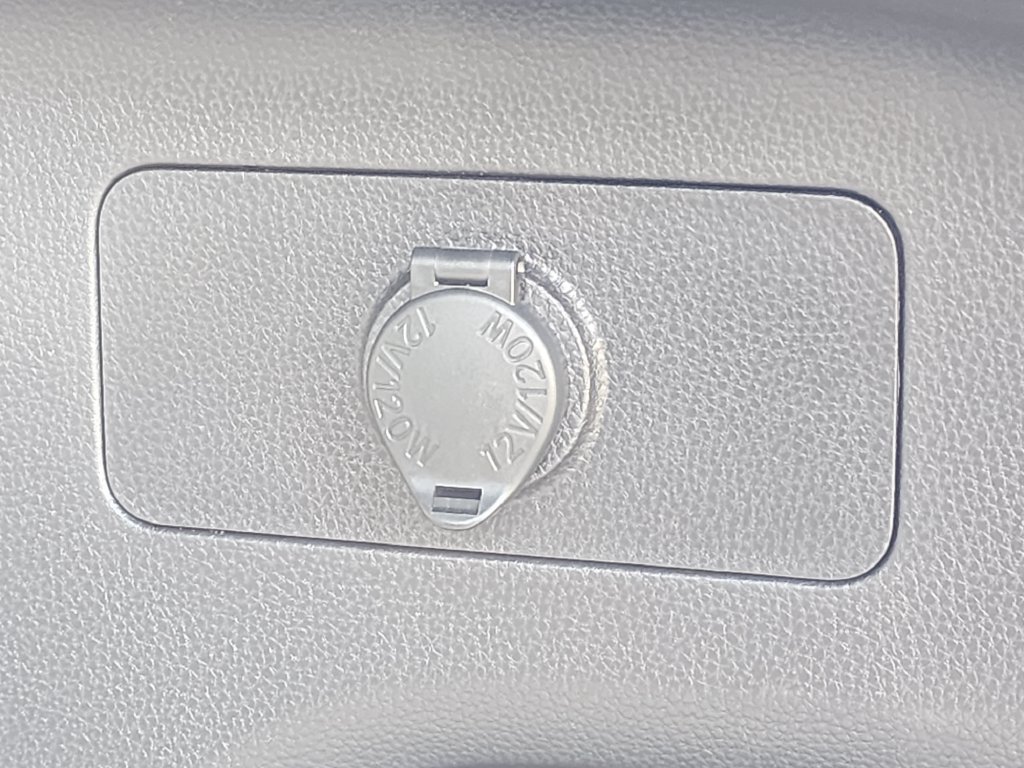 Used 2022 Toyota RAV4 XLE FWD image 14