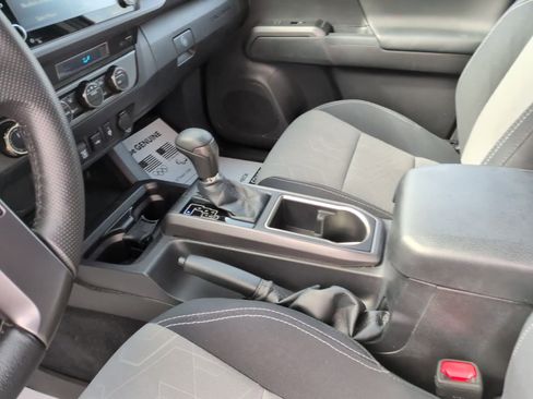 Certified 2023 Toyota Tacoma TRD Sport image 27