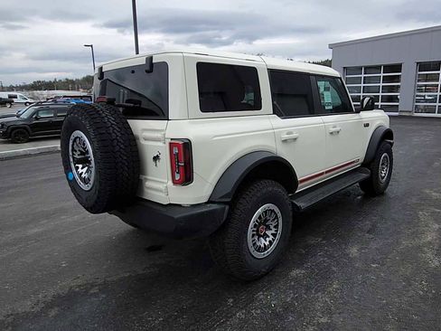 New 2026 Ford Bronco Outer Banks w/ Sasquatch Package image 8