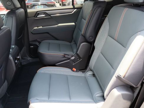New 2026 GMC Acadia AT4 w/ Luxury Package AWD/4WD image 24