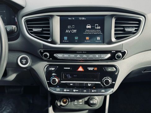 Used 2019 Hyundai Ioniq Electric image 17