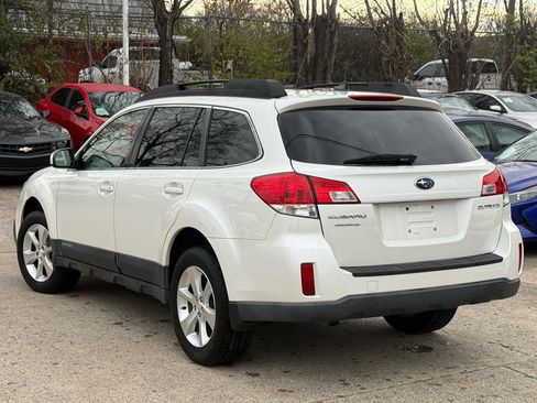 Used 2014 Subaru Outback 2.5i Limited AWD/4WD image 3