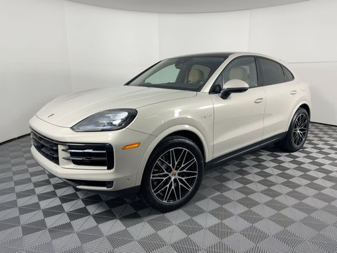 Used 2026 Porsche Cayenne E-Hybrid image 1