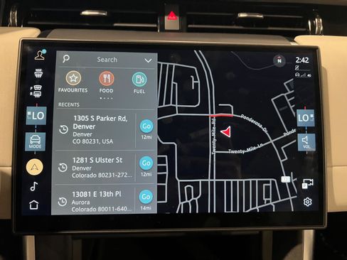 Used 2025 Land Rover Discovery Sport S image 16
