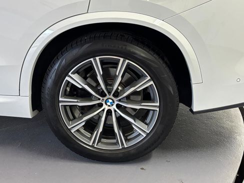 Used 2023 BMW X5 xDrive40i w/ M Sport Package AWD/4WD image 8