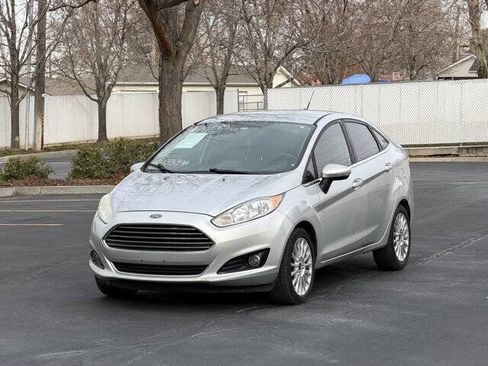 Used 2014 Ford Fiesta Titanium image 9