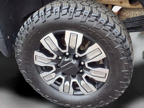 Used 2024 GMC Sierra 2500 Denali w/ Denali Reserve Package AWD/4WD image 8