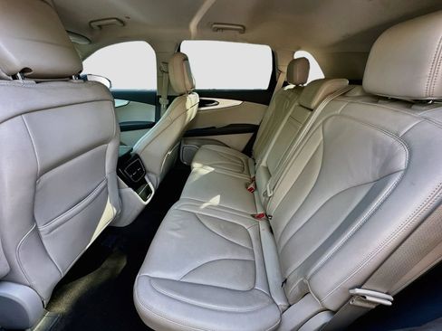 Used 2020 Lincoln Nautilus FWD w/ Equipment Group 101A image 25