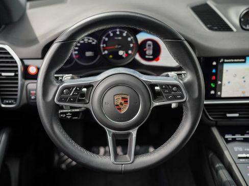 Used 2022 Porsche Cayenne Platinum Edition image 28