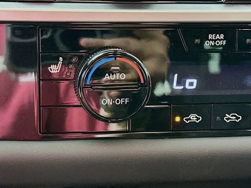 New 2025 Nissan Pathfinder SV image 27