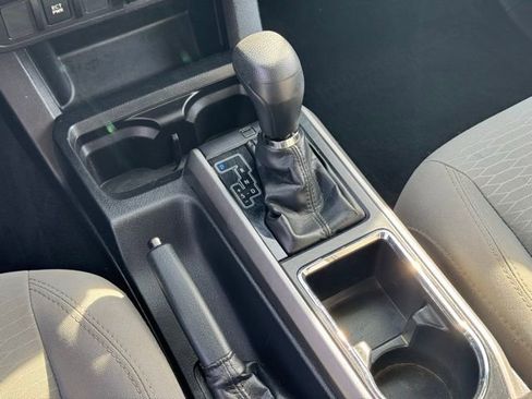 Used 2018 Toyota Tacoma SR5 image 15