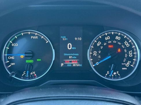 Used 2022 Toyota RAV4 LE image 29