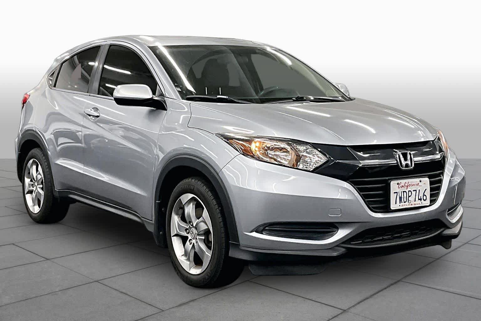 Used 2017 Honda HR-V LX image 2