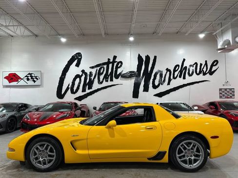 Used 2004 Chevrolet Corvette Z06 w/ Memory Package RWD image 2