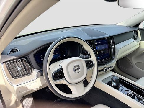 Used 2023 Volvo XC60 B5 Plus w/ Protection Package Premier image 9