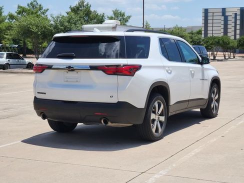 Used 2022 Chevrolet Traverse LT w/ LT Premium Package FWD image 5