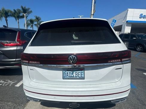 Used 2024 Volkswagen Atlas SEL Premium R-Line AWD/4WD image 3
