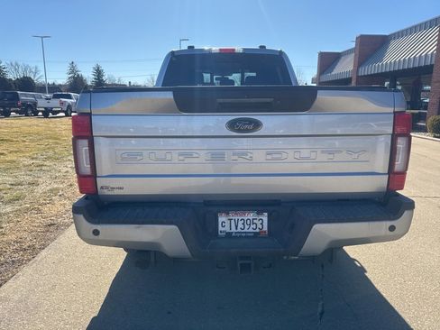 Used 2022 Ford F250 Lariat w/ Black Appearance Package image 6