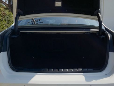 Used 2023 BMW 740i image 22