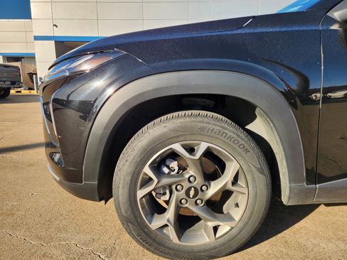 Used 2024 Chevrolet Trax LT image 9