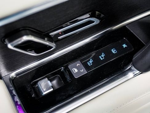 Used 2023 Land Rover Range Rover SE image 21