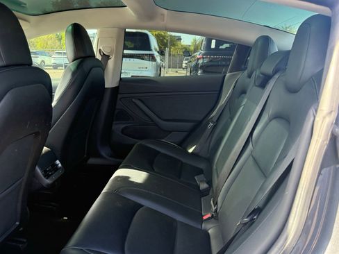 Used 2019 Tesla Model 3 Standard Range Plus image 10