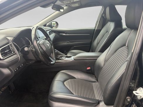 Used 2021 Toyota Camry SE FWD image 17