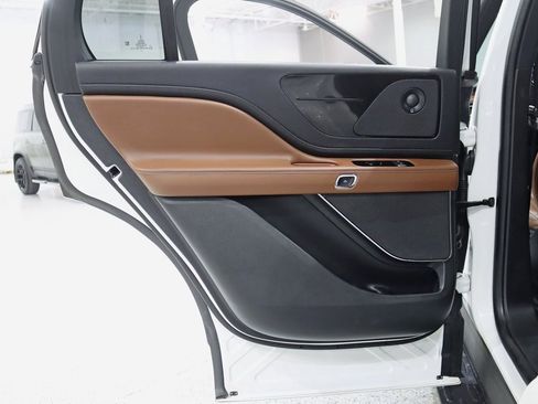 Used 2023 Lincoln Aviator Reserve w/ Equipment Group 201A image 33