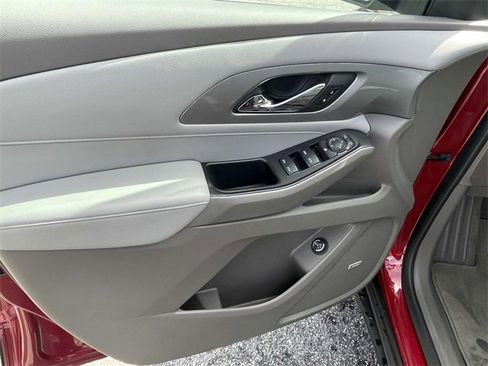 Used 2021 Chevrolet Traverse LT w/ LT Premium Package image 16