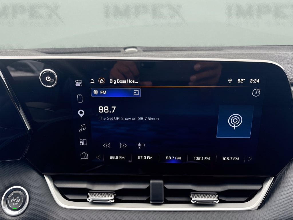 Used 2025 Chevrolet Equinox LT AWD/4WD image 13