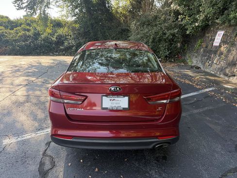 Used 2018 Kia Optima S FWD image 6