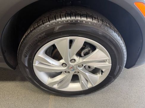 Used 2025 Buick Encore GX Preferred AWD/4WD image 9