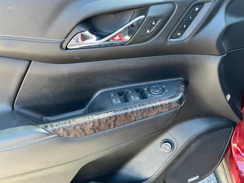 Used 2023 GMC Acadia Denali FWD image 17