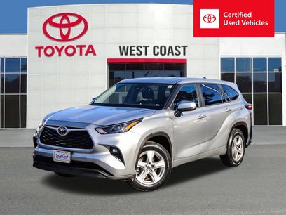Used 2023 Toyota Highlander LE