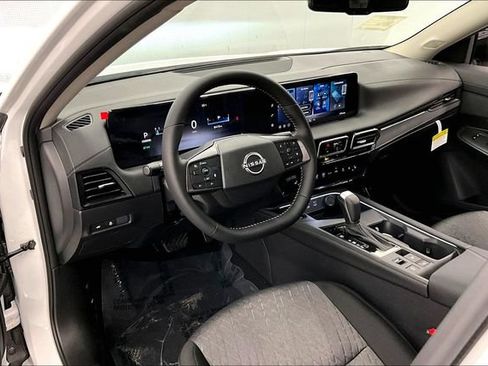 New 2026 Nissan Sentra SV w/ SV Convenience Package FWD image 7