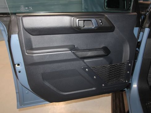 Used 2025 Ford Bronco Outer Banks AWD/4WD image 5