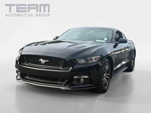 Used 2017 Ford Mustang GT RWD image 3