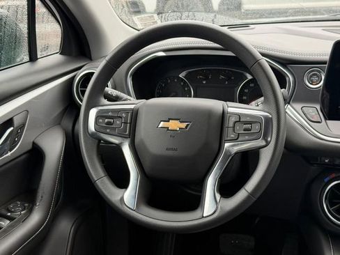 Used 2025 Chevrolet Blazer LT image 13