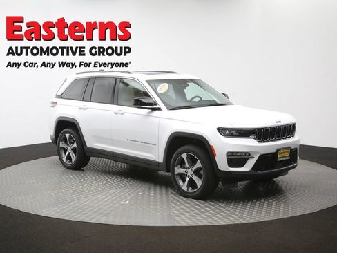 Used 2022 Jeep Grand Cherokee Limited 4xe w/ Luxury Tech Group II AWD/4WD image 54