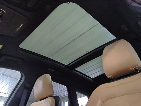 Used 2022 Lincoln Corsair Reserve w/ Equipment Group 201A image 13