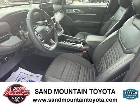 Used 2025 Ford Explorer ST-Line image 12