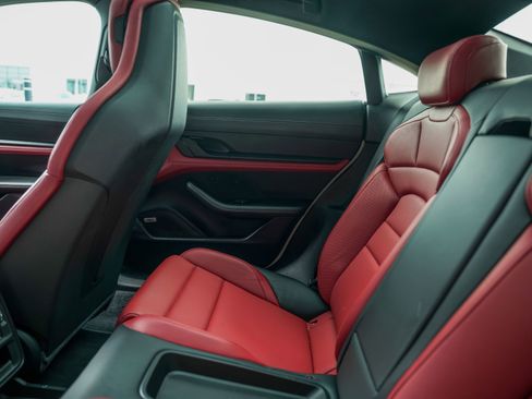 Used 2021 Porsche Taycan 4S image 28