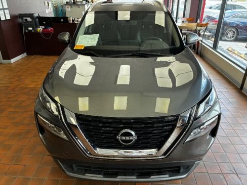 Used 2023 Nissan Rogue SL w/ SL Premium Package FWD image 6