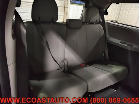 Used 2020 Toyota Sienna XLE FWD image 16