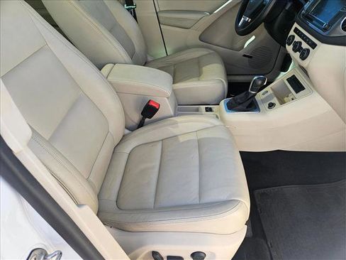 Used 2017 Volkswagen Tiguan SEL image 20